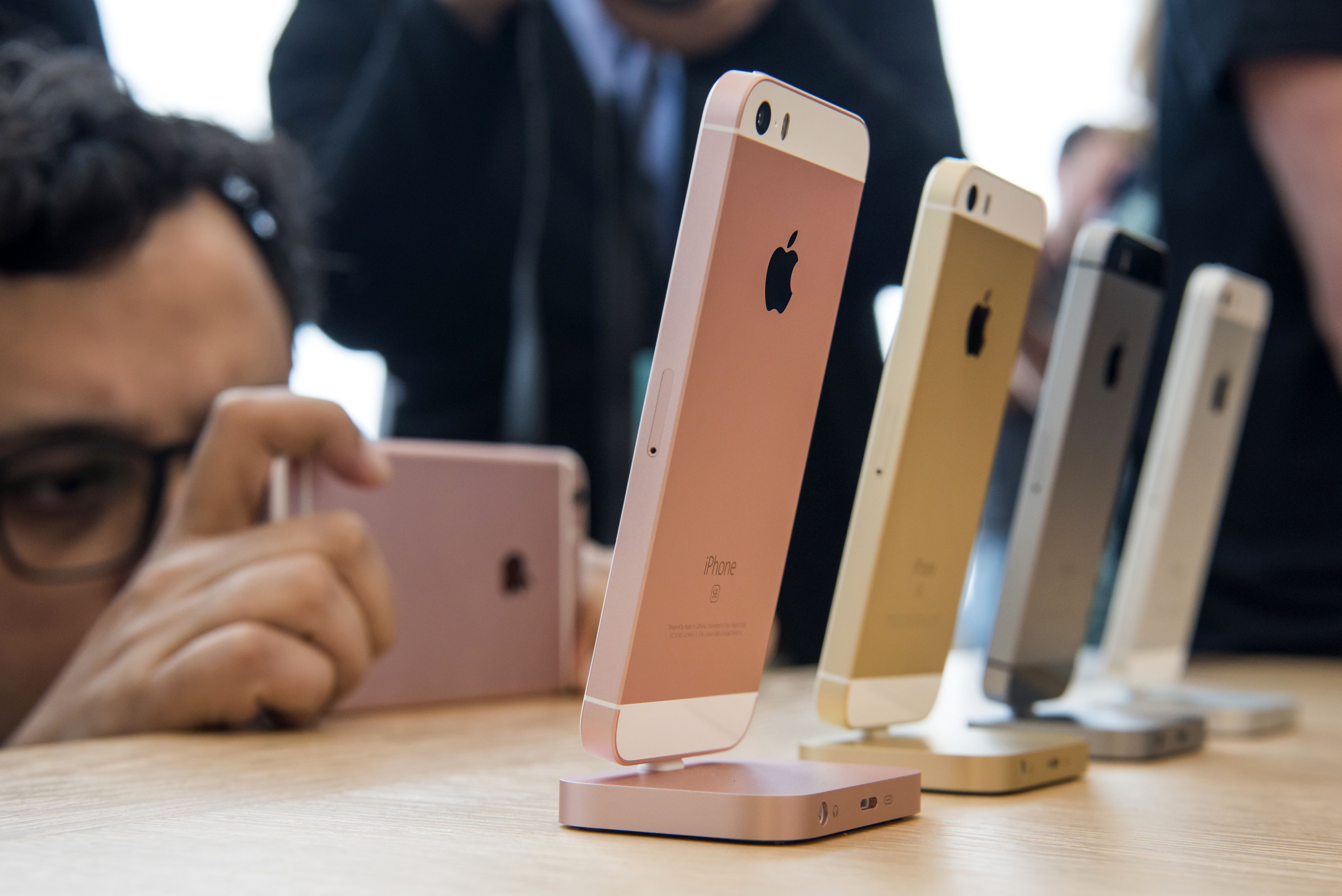 Apple Seeks Incentives To Set Up Manufacturing Unit In India